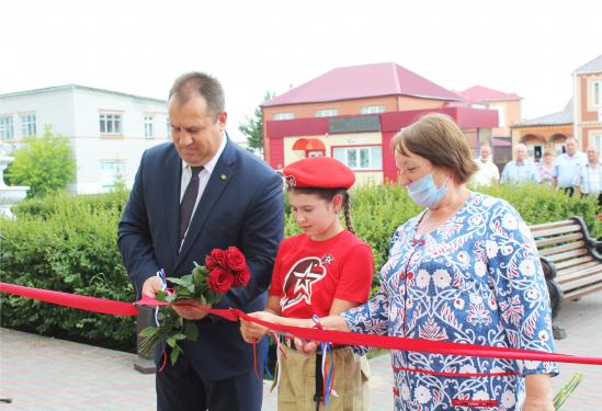 В Юргинском установили мемориальные доски в честь героев Великой Отечественной войны