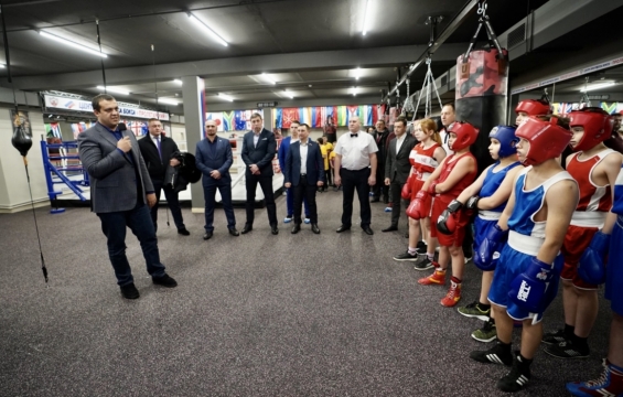 Федерация бокса России поставит рекорд по самой массовой тренировке: 15 000 человек установит его в Кемерове