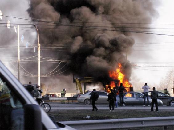 На Пермяковском мосту горел экскаватор (фото автора) 
